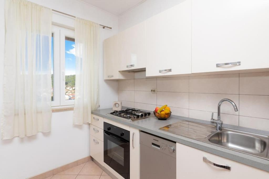 Bento Apartment - Best View On Town And Sea Пучишча Екстериор снимка